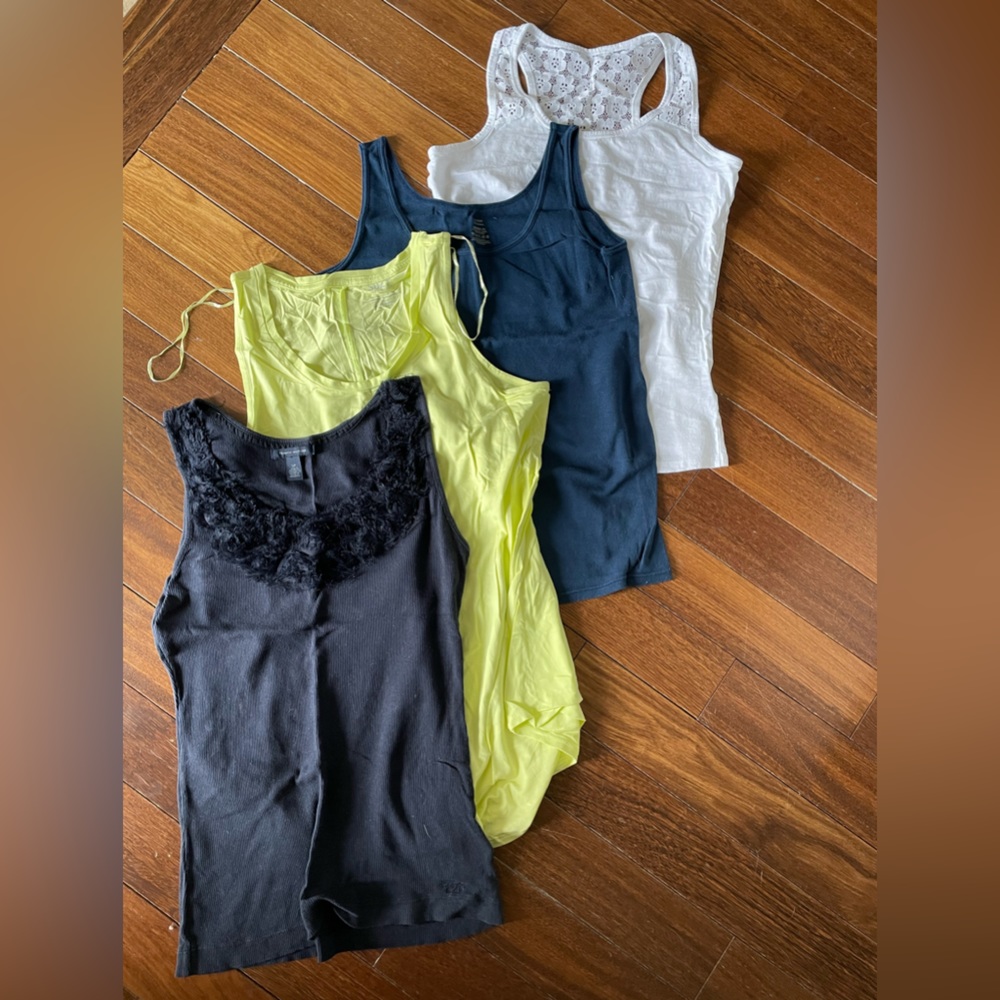 Women tanks bundle